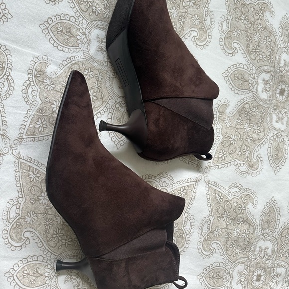 Kelly & Katie Chocolate Ankle Booties - Picture 2 of 7